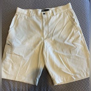 Men’s Callaway Golf Shorts. Size 32.
